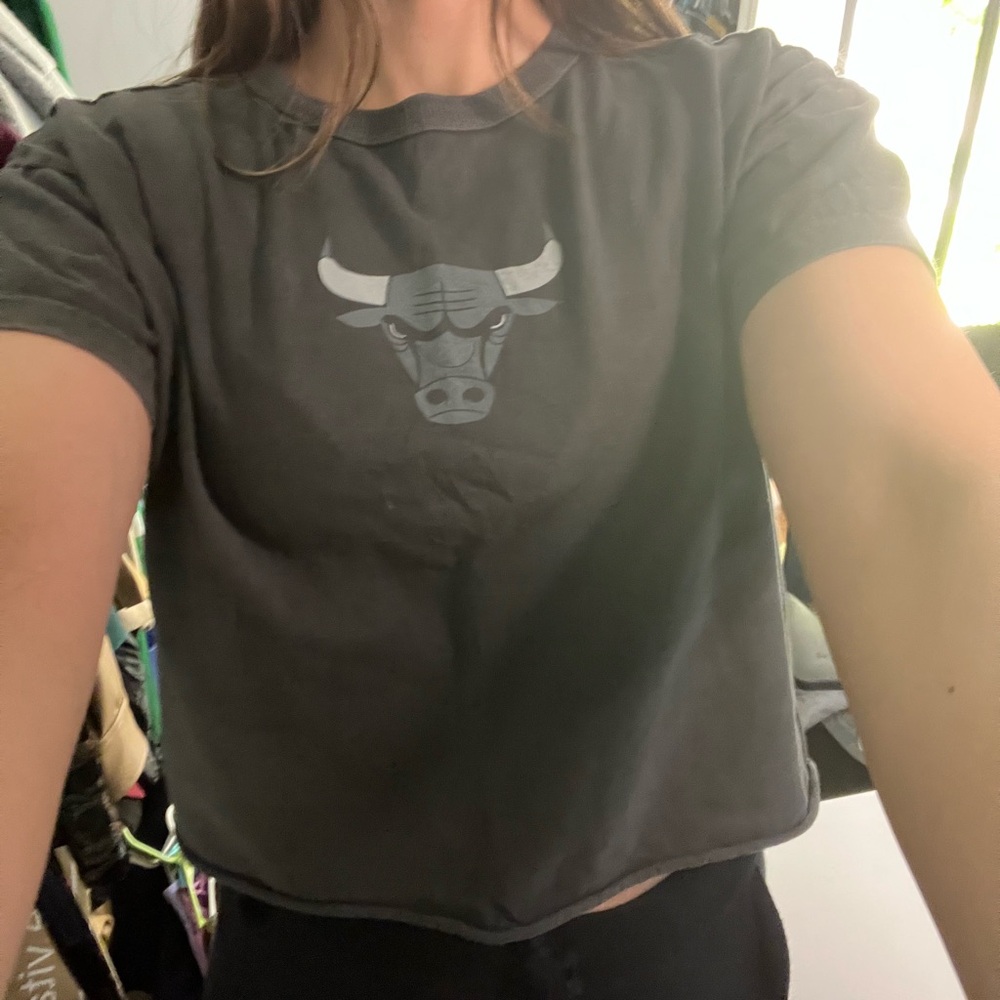 Cropped Bulls shirt